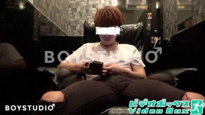 BOY-396 イマドキ君が初登場！ムラムラしたからビデオボックスへGO！