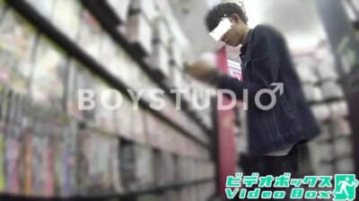 BOY-100 彼女持ちイマドキ君がボックスに登場!!セルフでも潮吹きしちゃう!!