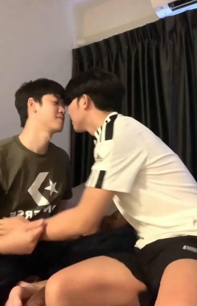 Sixnusx and teetw_x: Thai hunk oral collaboration