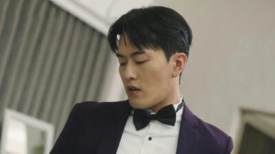 [GAYERDAR] 新郎和婚礼摄影师做爱。